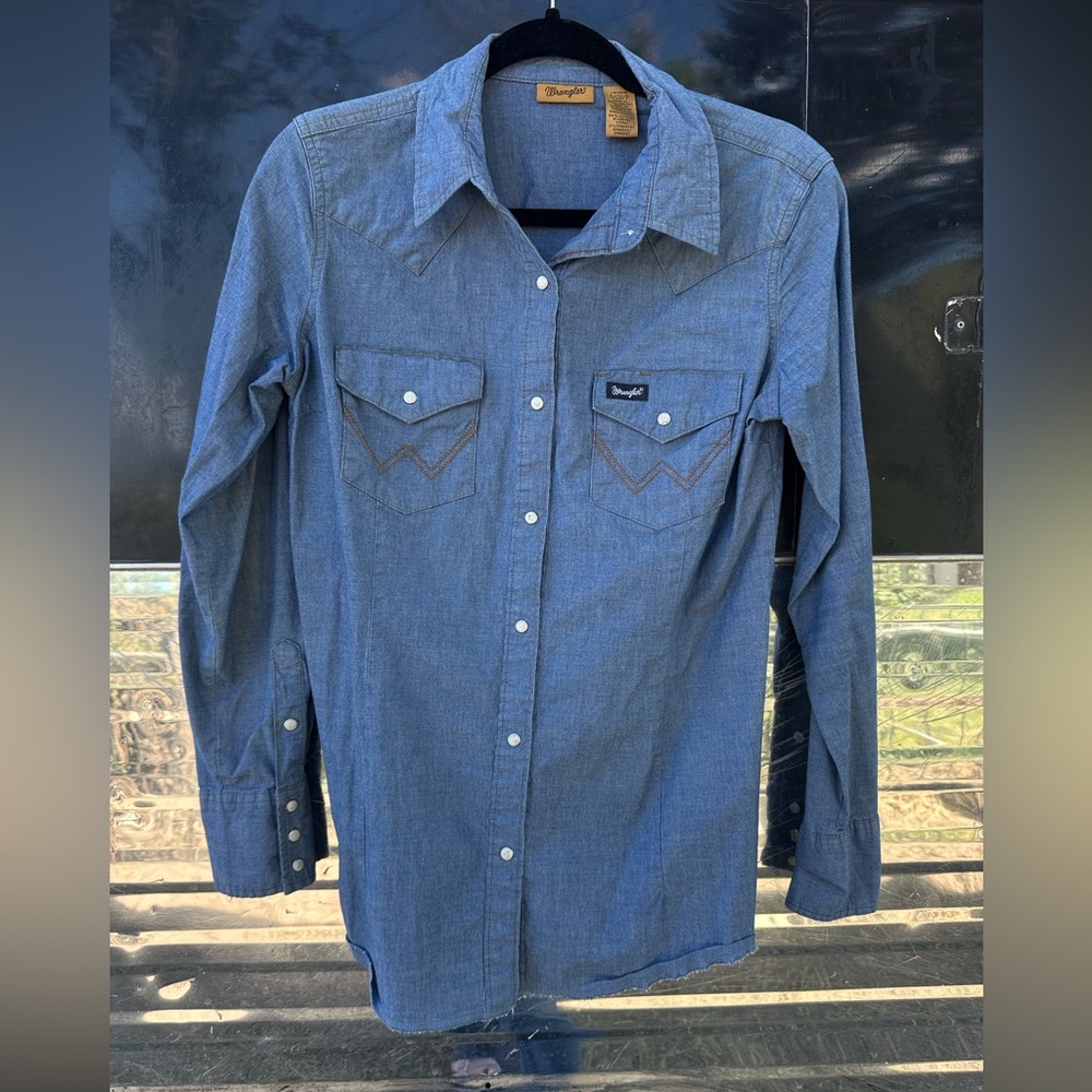Wrangler Denim Button Down Small
